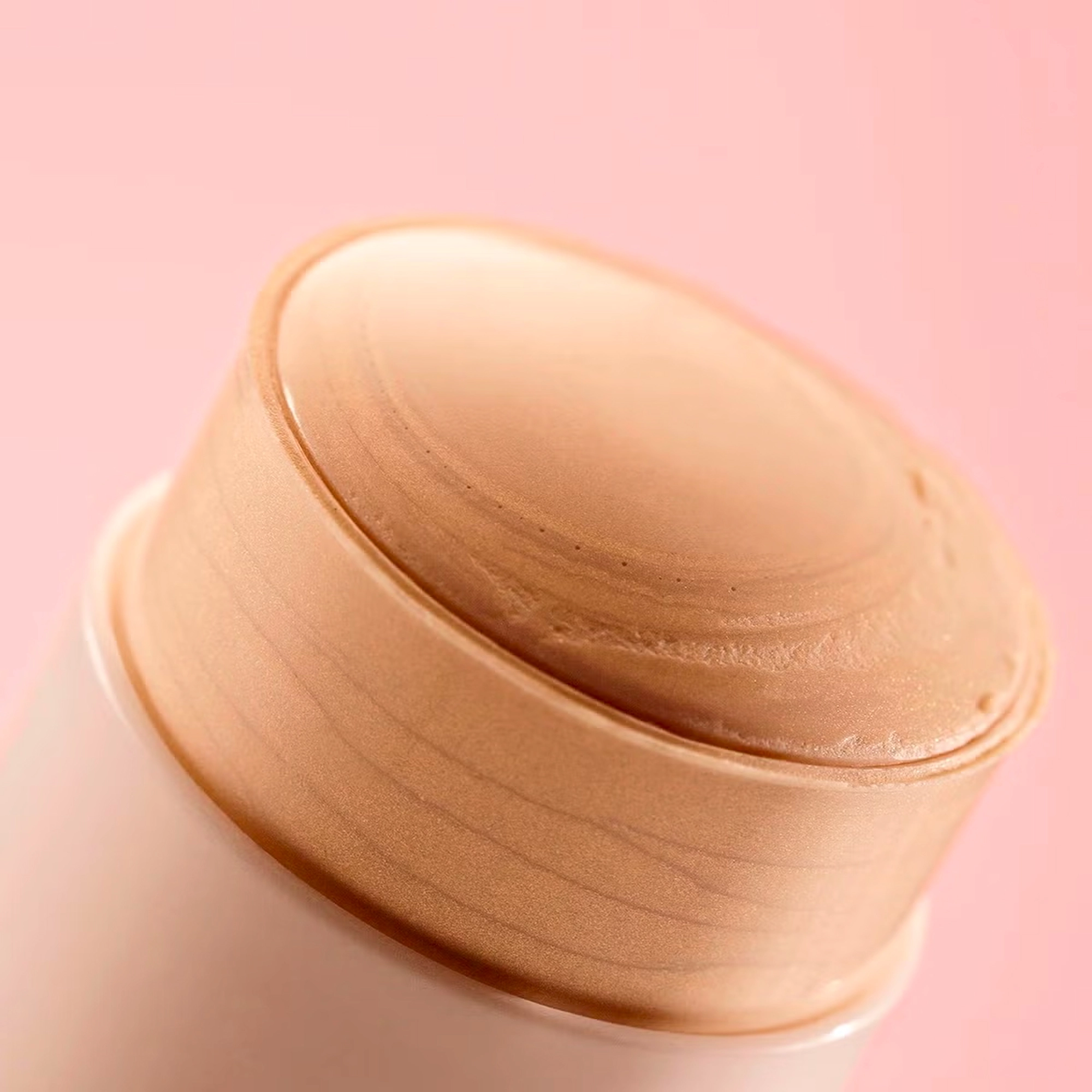 Минеральный солнцезащитный стик с эффектом сияния SPF 45 The Shimmer One SPF 45 Mineral Glow Stick with Hyaluronic Acid HELLO SUNDAY Вес 20 г — фото 3