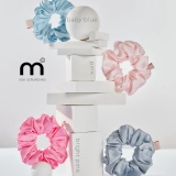 Об'ємна шовкова резинка Silk Large Scrunchie MON MOU Відтінок Baby Blue — фото 6