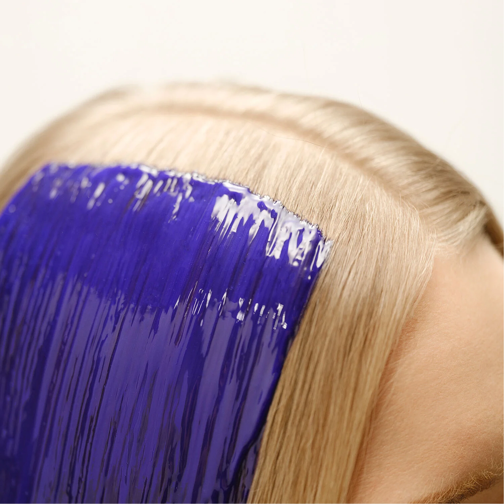 Відновлювальна маска для освітленого та сивого волосся Blonde, White & Grey Beautifying Hair Care Mask HAIR RITUEL BY SISLEY Обʼєм 200 мл — фото 4