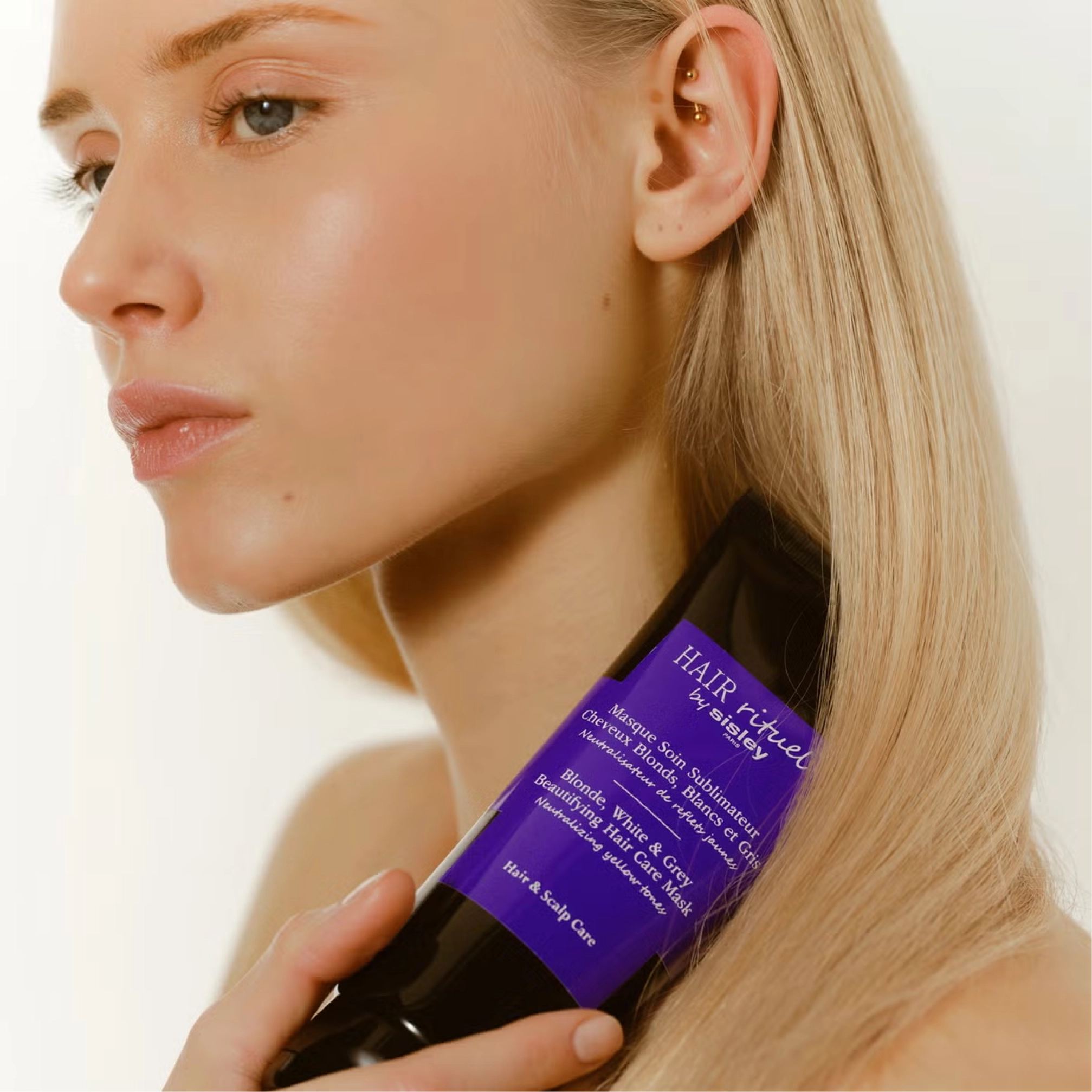 Відновлювальна маска для освітленого та сивого волосся Blonde, White & Grey Beautifying Hair Care Mask HAIR RITUEL BY SISLEY Обʼєм 200 мл — фото 5