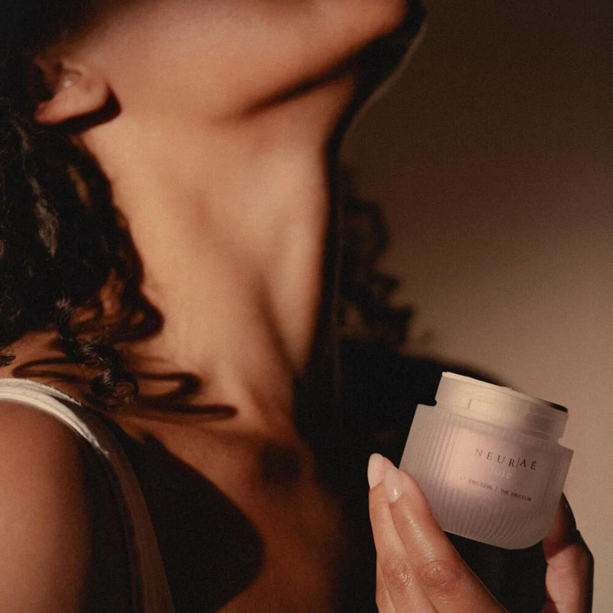 Емульсія для відновлення сяйва шкіри Joie The Emulsion Bliss & Radiance NEURAE Обʼєм 50 мл — фото 4