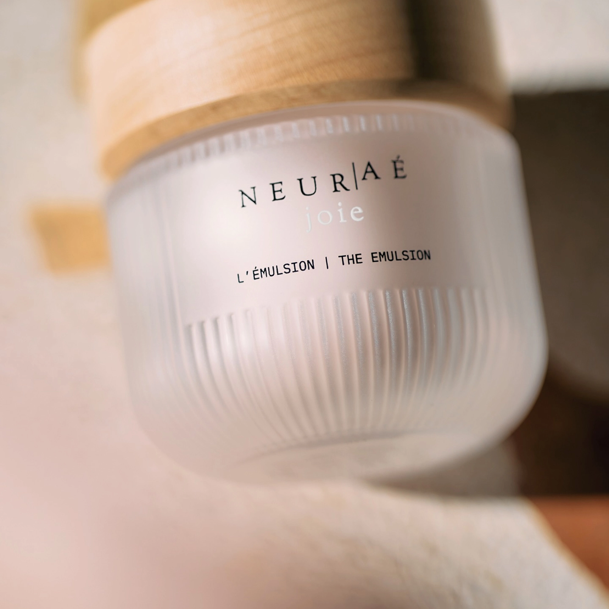 Емульсія для відновлення сяйва шкіри Joie The Emulsion Bliss & Radiance NEURAE Обʼєм 50 мл — фото 5