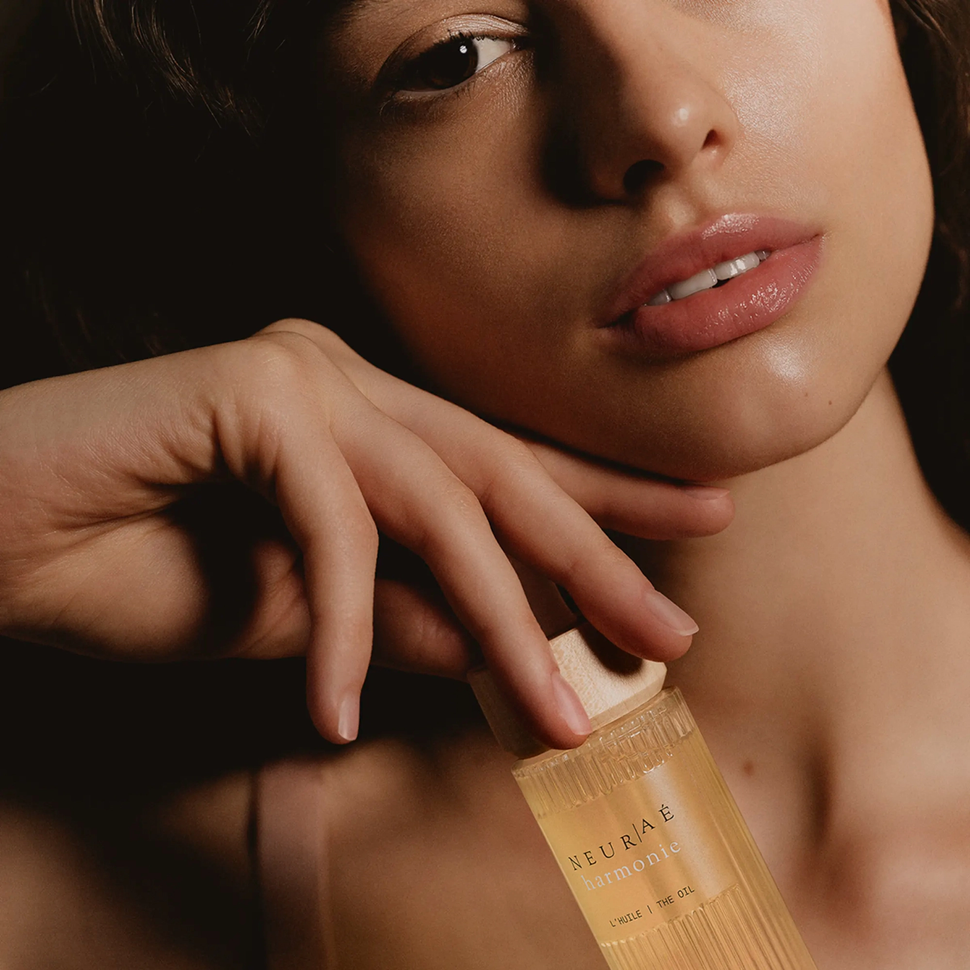 Відновлювальна олія для шкіри обличчя Harmonie The Oil Restorative & Nourishing NEURAE Обʼєм 50 мл — фото 6
