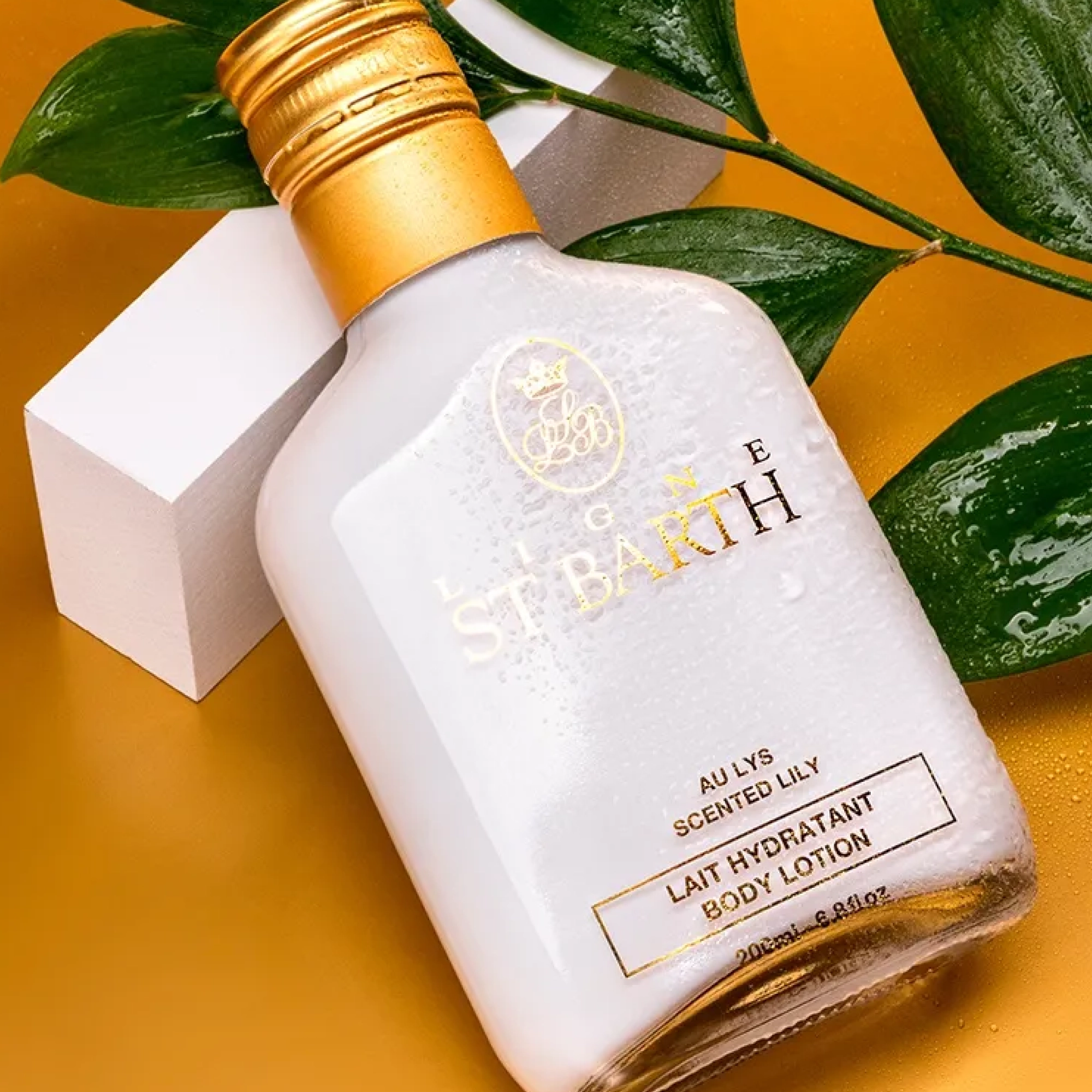 Зволожувальний лосьйон для тіла з ароматом лілії Moisturizing Body Lotion Lily LIGNE ST. BARTH Обʼєм 200 мл — фото 4