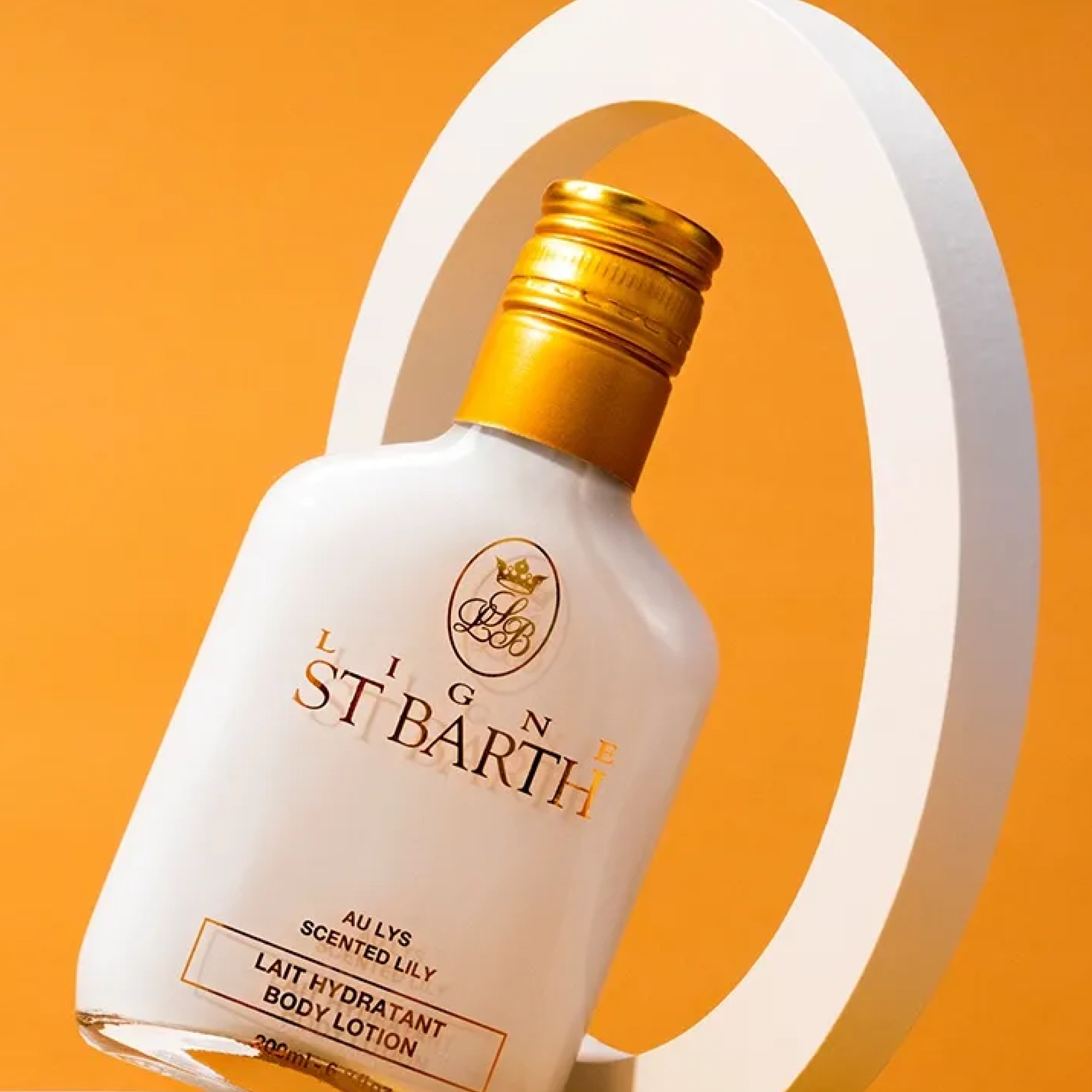 Зволожувальний лосьйон для тіла з ароматом лілії Moisturizing Body Lotion Lily LIGNE ST. BARTH Обʼєм 200 мл — фото 5