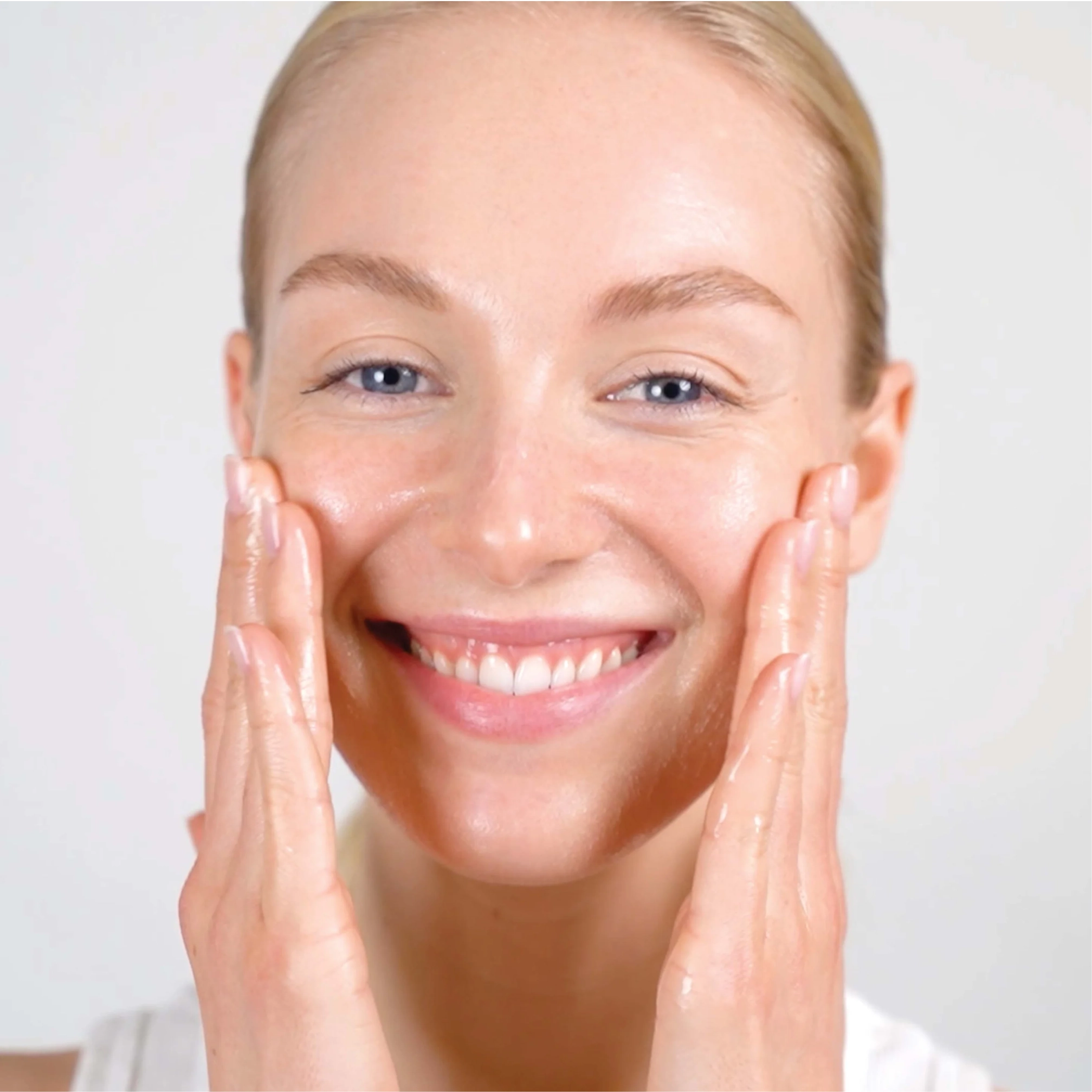 Ензимний очищувальний гель для сяйва шкіри Enzyme Cleansing Gel MARIO BADESCU Обʼєм 236 мл — фото 4