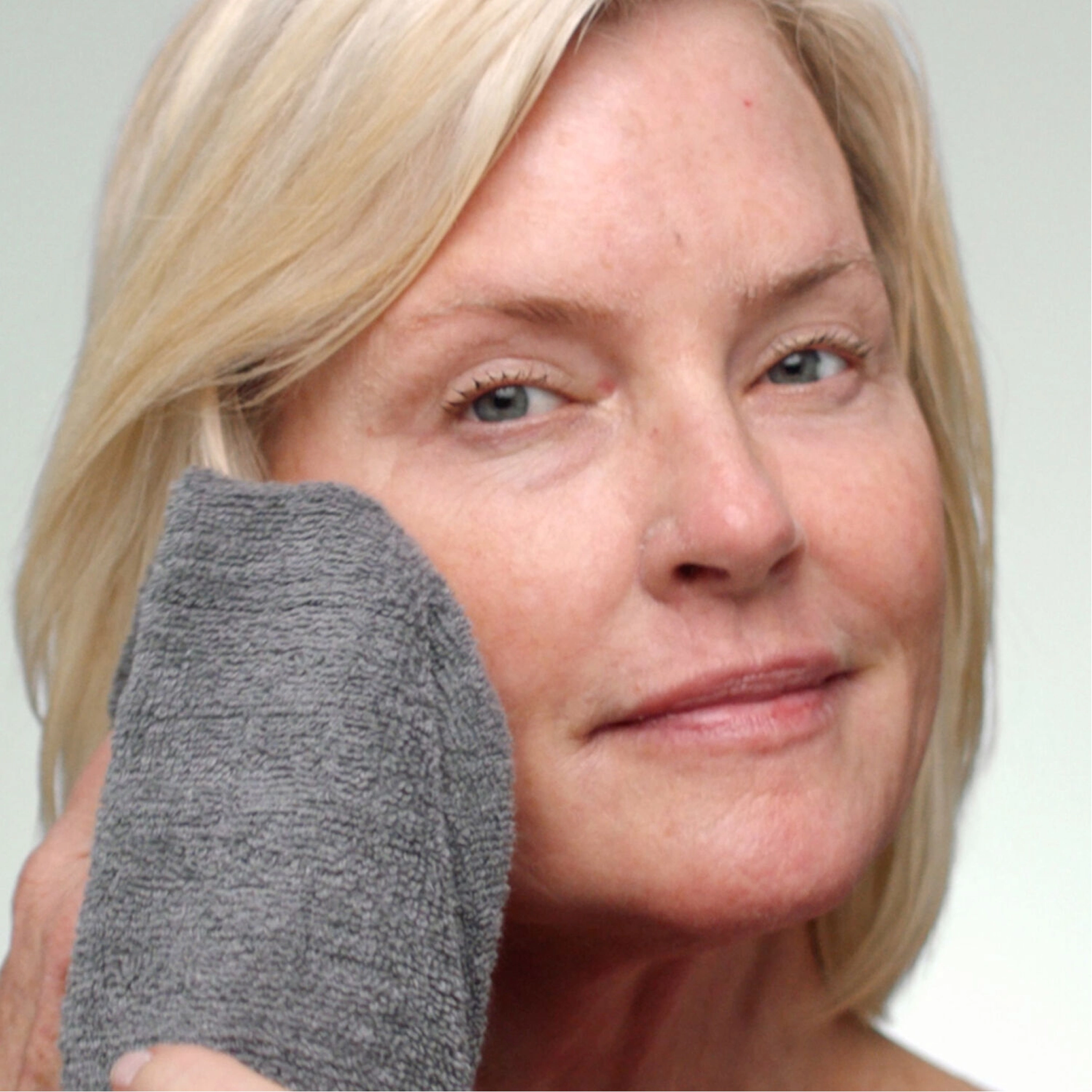 Зволожувальна пінка для вмивання Gentle Foaming Cleanser MARIO BADESCU Обʼєм 177 мл — фото 4