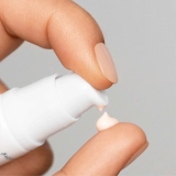 Освітлювальна сироватка для шкіри навколо очей Brightening Eye Serum MARIO BADESCU Вага 14 г — фото 7