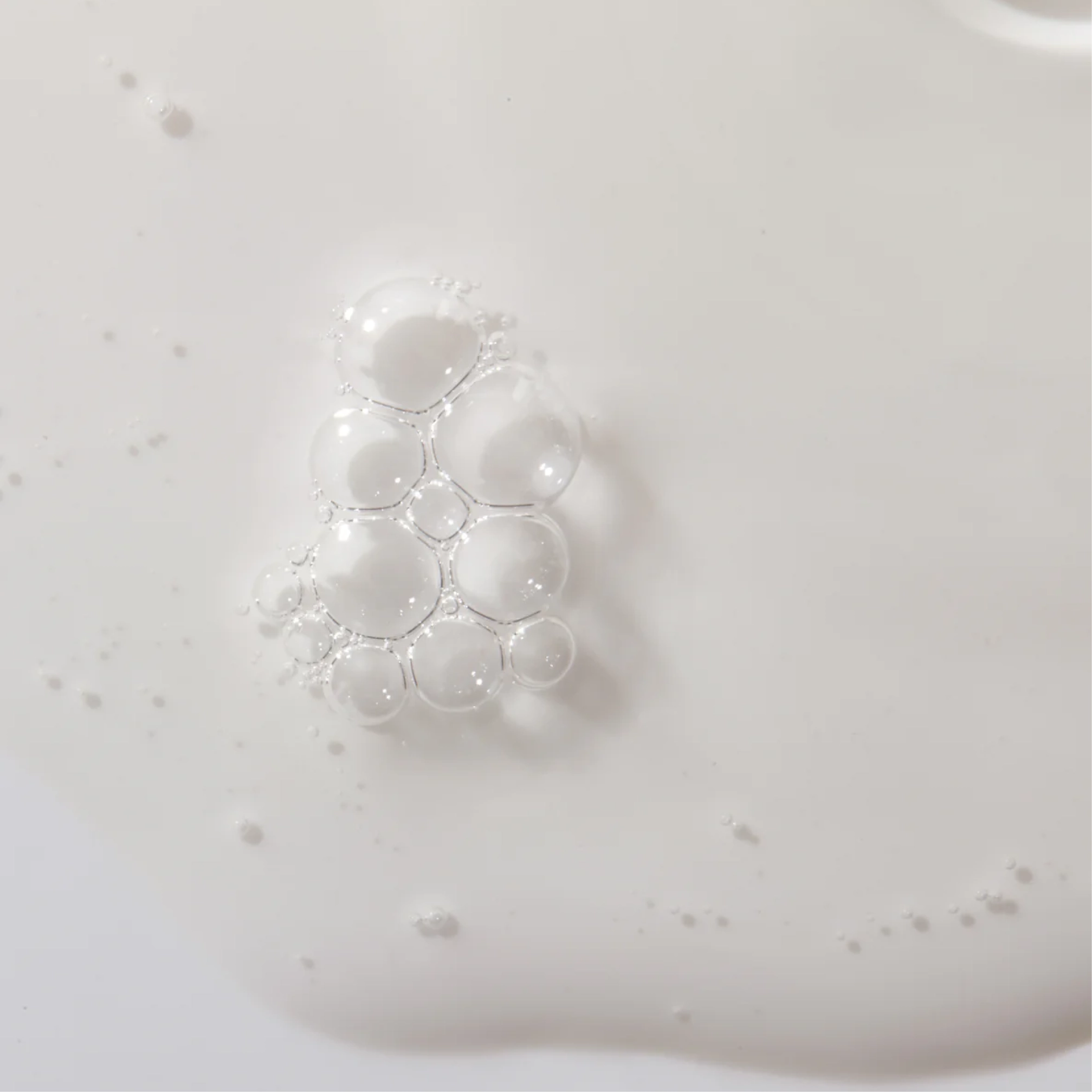 Нічна сироватка для обличчя з вітаміном C Vitamin C Serum MARIO BADESCU Обʼєм 29 мл — фото 2