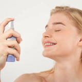 Заспокійливий міст для обличчя з лавандою та ромашкою Facial Spray with Aloe, Chamomile and Lavender MARIO BADESCU Обʼєм 118 мл — фото 3