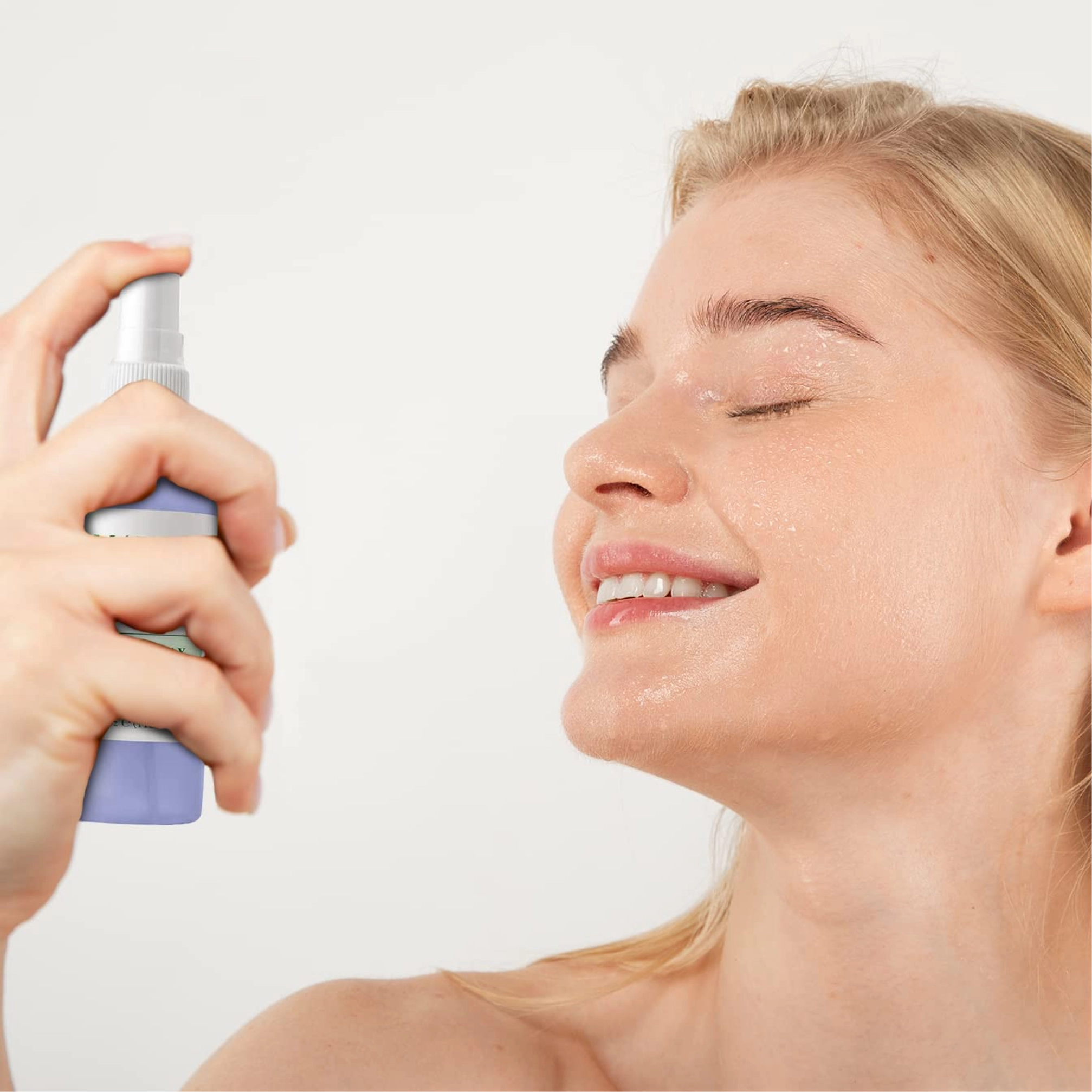 Заспокійливий міст для обличчя з лавандою та ромашкою Facial Spray with Aloe, Chamomile and Lavender MARIO BADESCU Обʼєм 118 мл — фото 3