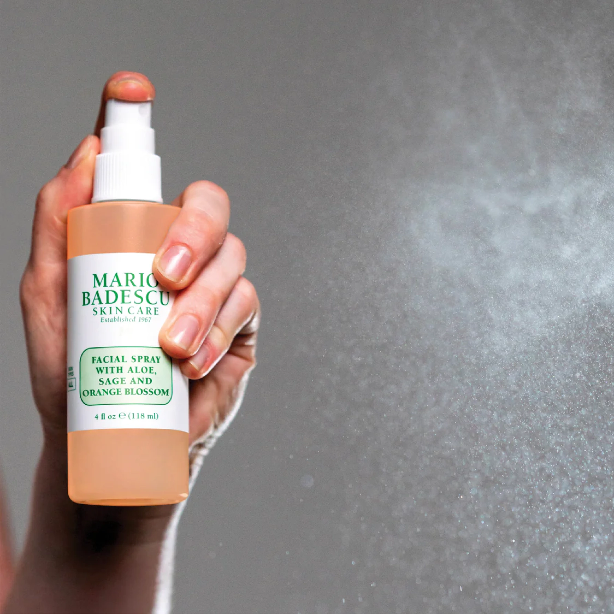 Тонізувальний міст для обличчя з шавлією та апельсиновим цвітом Facial Spray with Aloe, Sage and Orange Blossom MARIO BADESCU Обʼєм 118 мл — фото 2