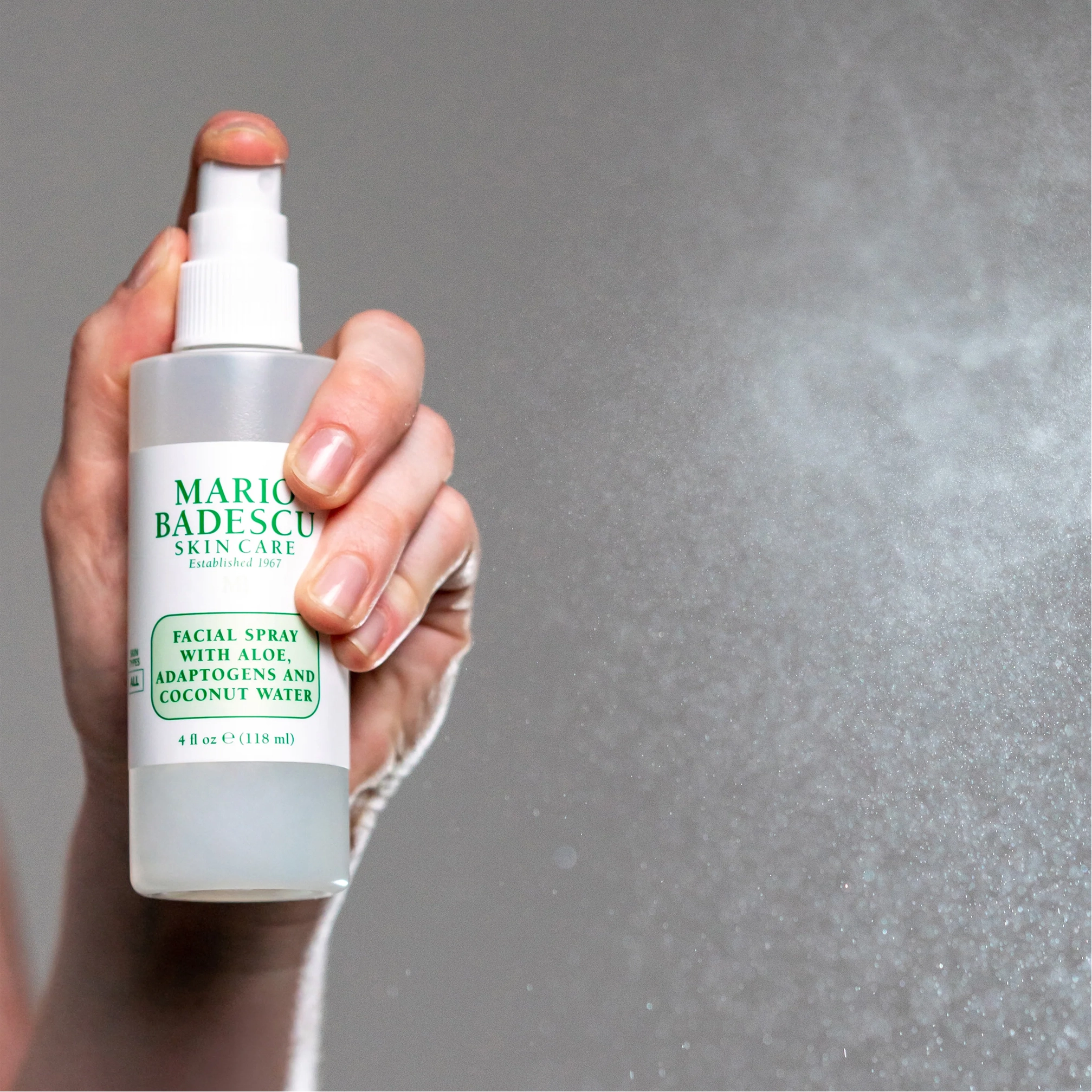 Антиоксидантний міст для обличчя з адаптогенами та кокосовою водою Facial Spray with Aloe, Adaptogens and Coconut Water MARIO BADESCU Обʼєм 118 мл — фото 2