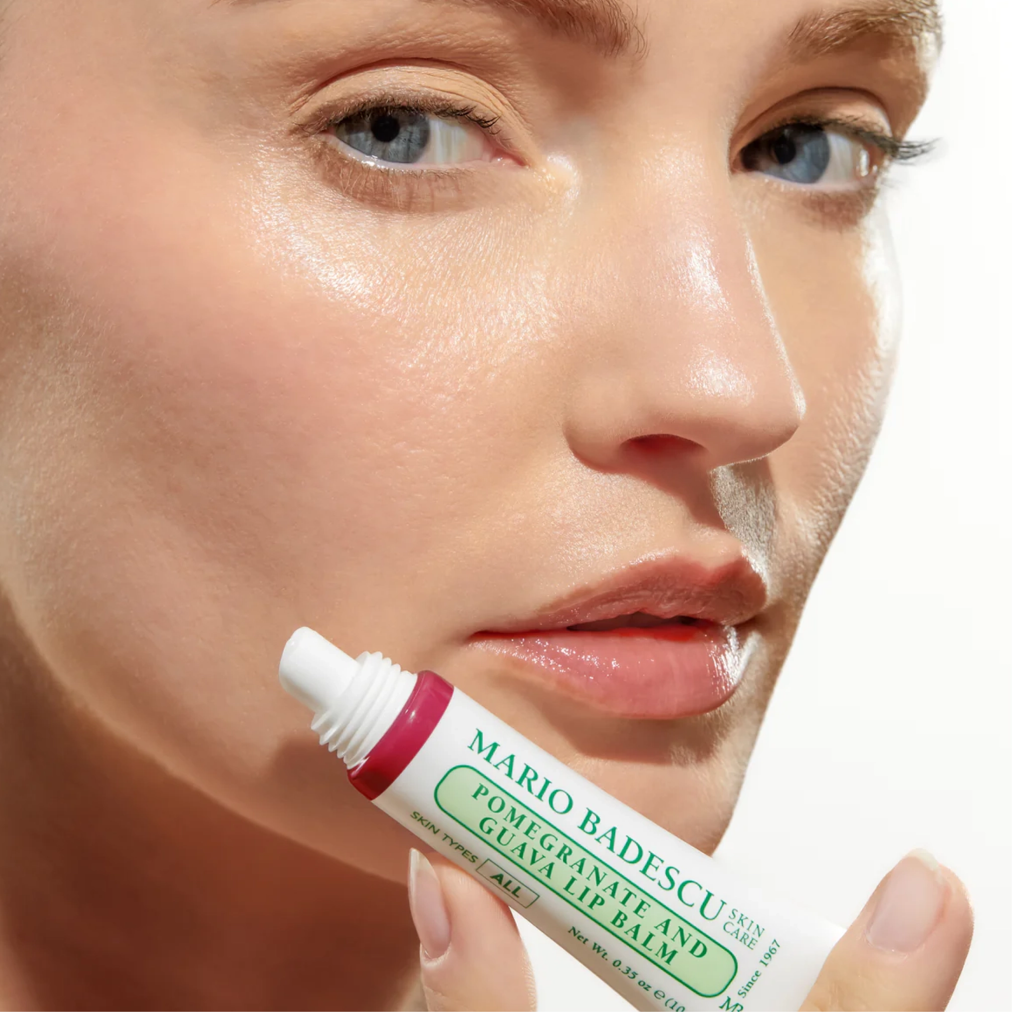 Живильний бальзам для губ з ароматом граната та гуави Lip Balm MARIO BADESCU Відтінок Pomegranate & Guava — фото 4