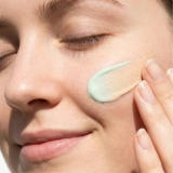 Мінеральний CC-крем для корекції почервоніння з SPF 50 Mineral Redness Control CC Cream SPF 50 TRANSPARENT LAB Обʼєм 45 мл — фото 3