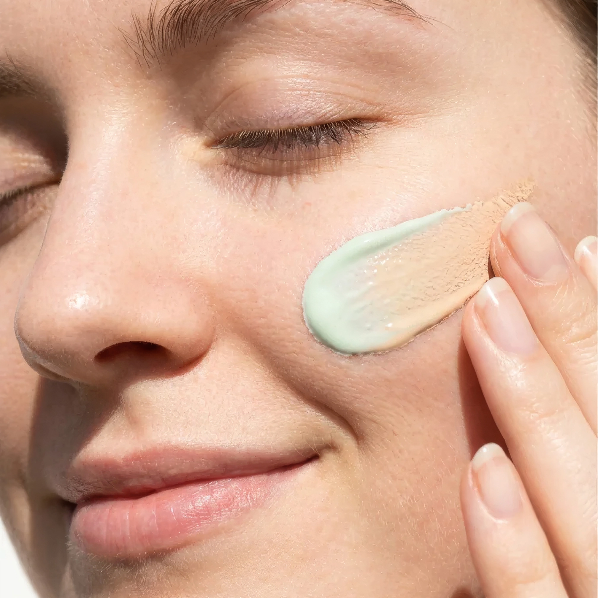 Мінеральний CC-крем для корекції почервоніння з SPF 50 Mineral Redness Control CC Cream SPF 50 TRANSPARENT LAB Обʼєм 45 мл — фото 3