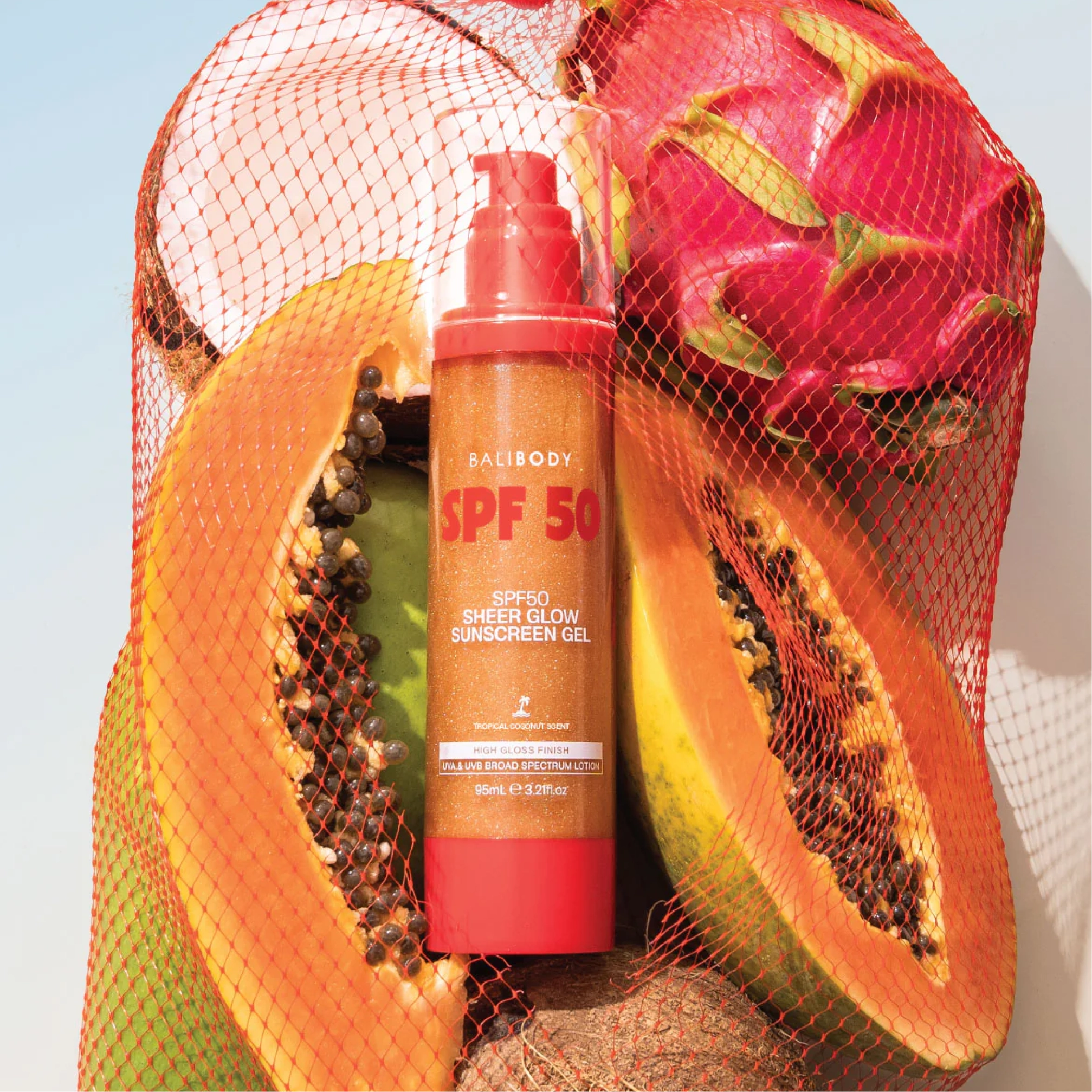 Легкий сонцезахисний гель з ефектом сяйва Sheer Glow Sunscreen Gel SPF50 BALI BODY Обʼєм 95 мл — фото 7