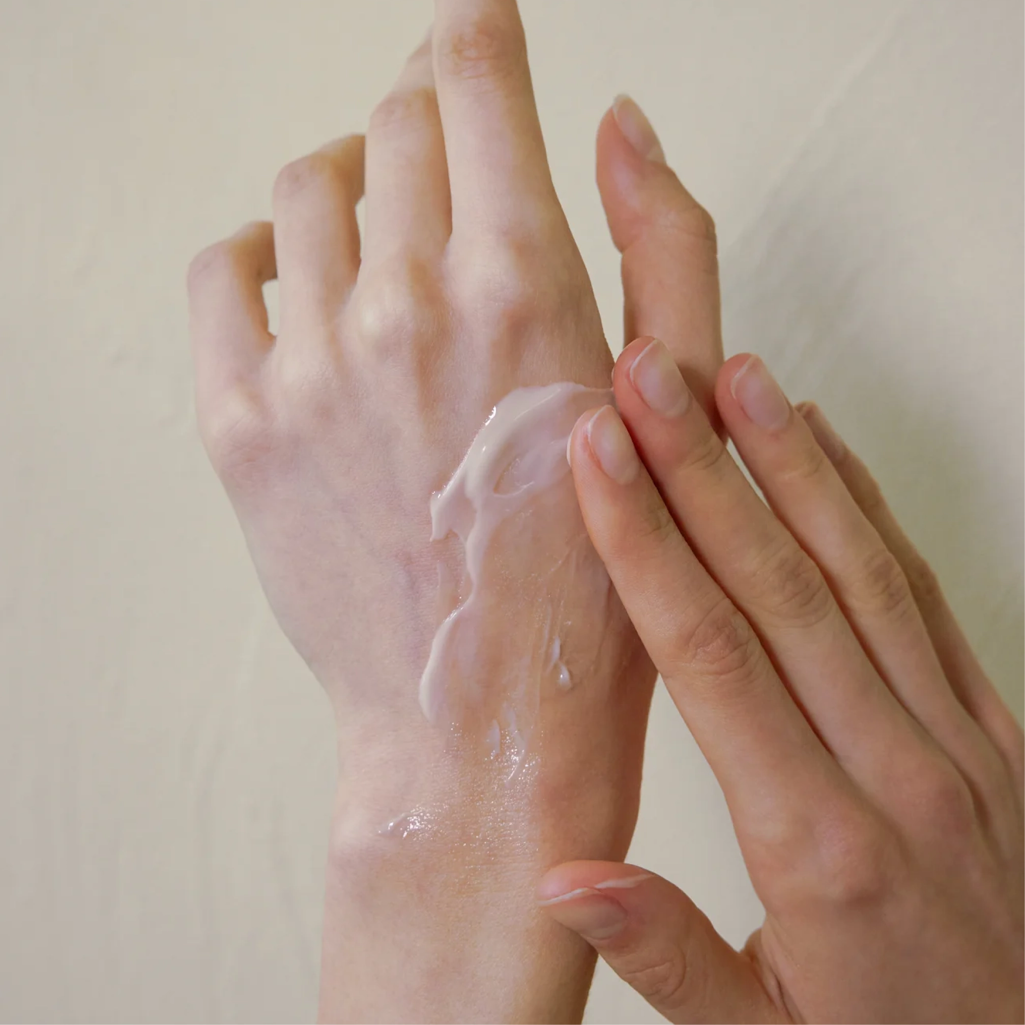 Парфумований лосьйон для рук та тіла Amber 528 Scented Hand & Body Lotion ANILLO Обʼєм 450 мл — фото 5