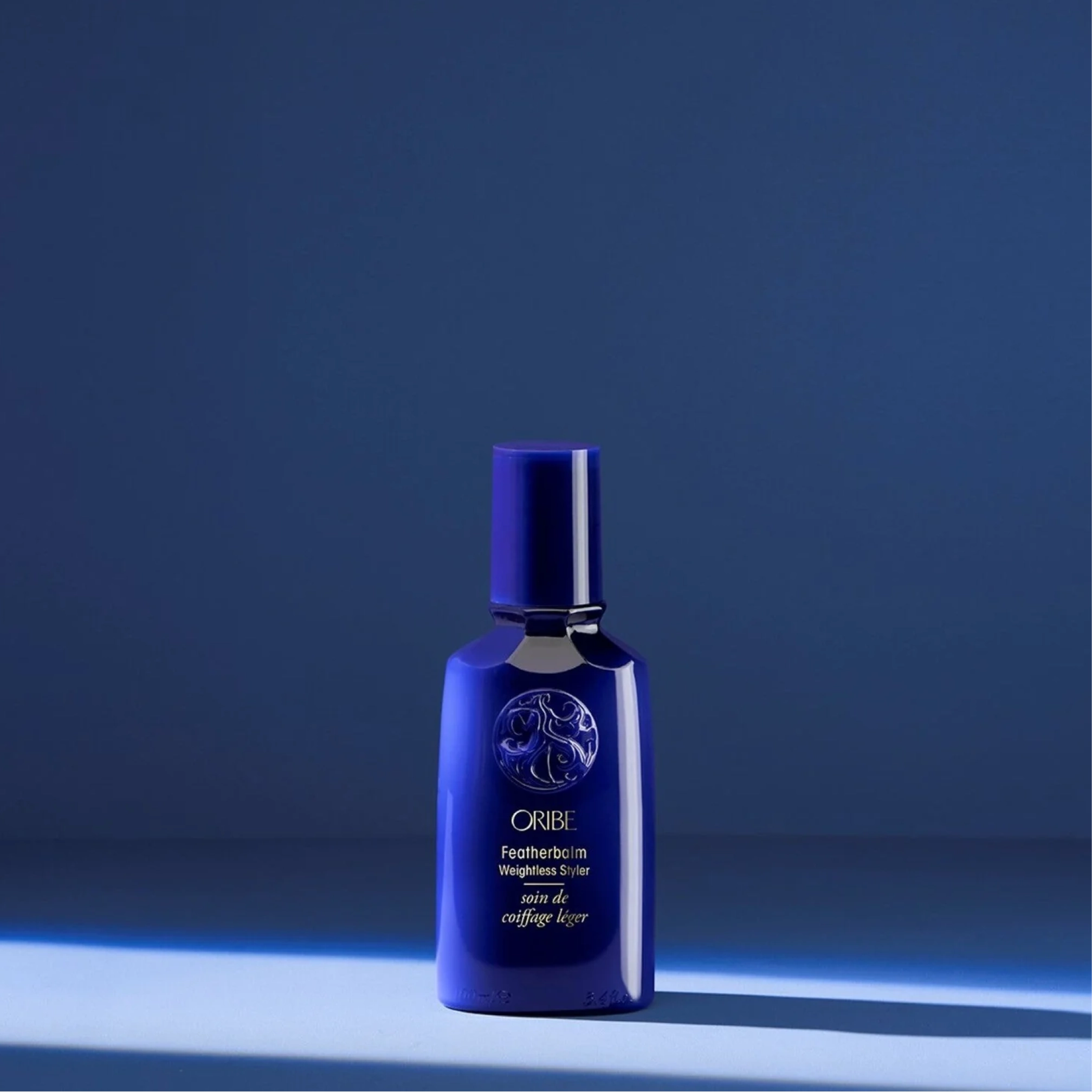Невесомый бальзам для укладки волос Featherbalm Weightless Styler ORIBE Объем 100 мл — фото 7