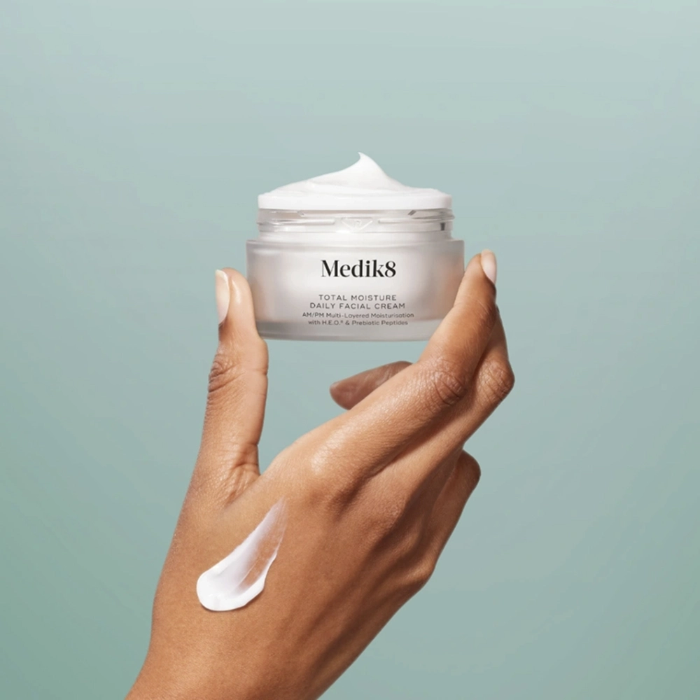 Набір для комплексного зволоження шкіри обличчя Total Moisture Daily MEDIK8 — фото 5