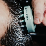 Масажна щітка для шкіри голови Scalp Massage Brush BJÖRN AXÉN — фото 3