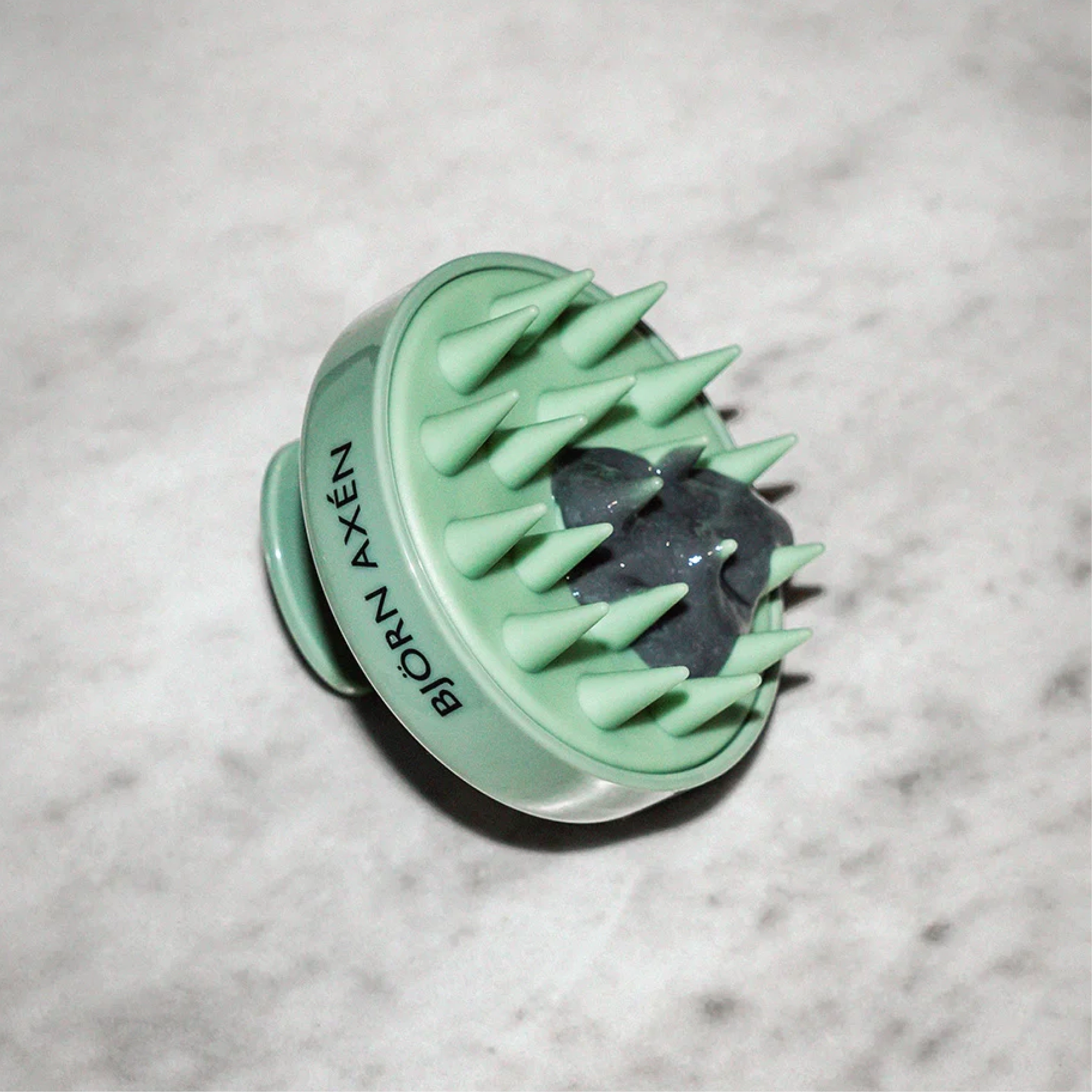 Масажна щітка для шкіри голови Scalp Massage Brush BJÖRN AXÉN — фото 2