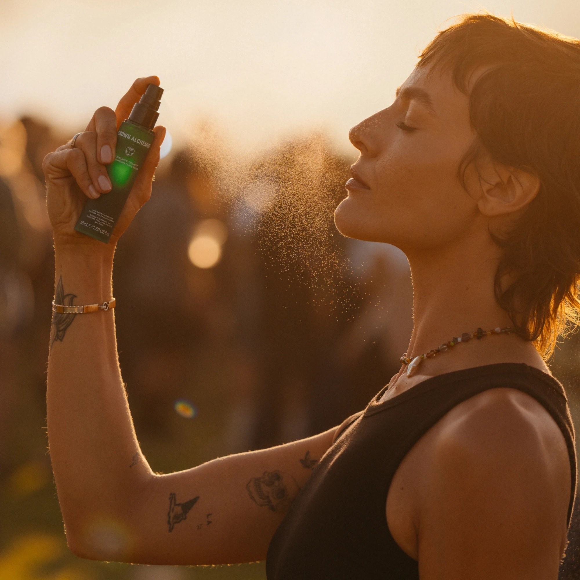 Парфумований зволожувальний міст для обличчя Hydrating Mist Tomorrowland Elixir of Life GROWN ALCHEMIST Обʼєм 50 мл — фото 2