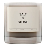 Соєва свічка з ароматом сандалового дерева та ветиверу Candle Santal & Vetiver SALT & STONE Вага 240 г