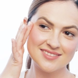 Гелевые румяна-тинт Sheer Cheek Gel PIXI Вес 12.7 г — фото 6