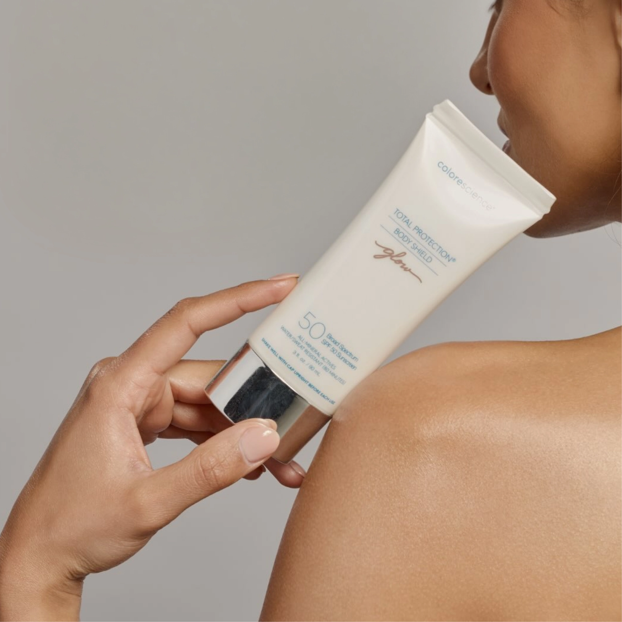 Сонцезахисний крем для тіла з ефектом сяйва Total Protection® Body Shield Glow SPF 50 COLORESCIENCE Обʼєм 90 мл — фото 4