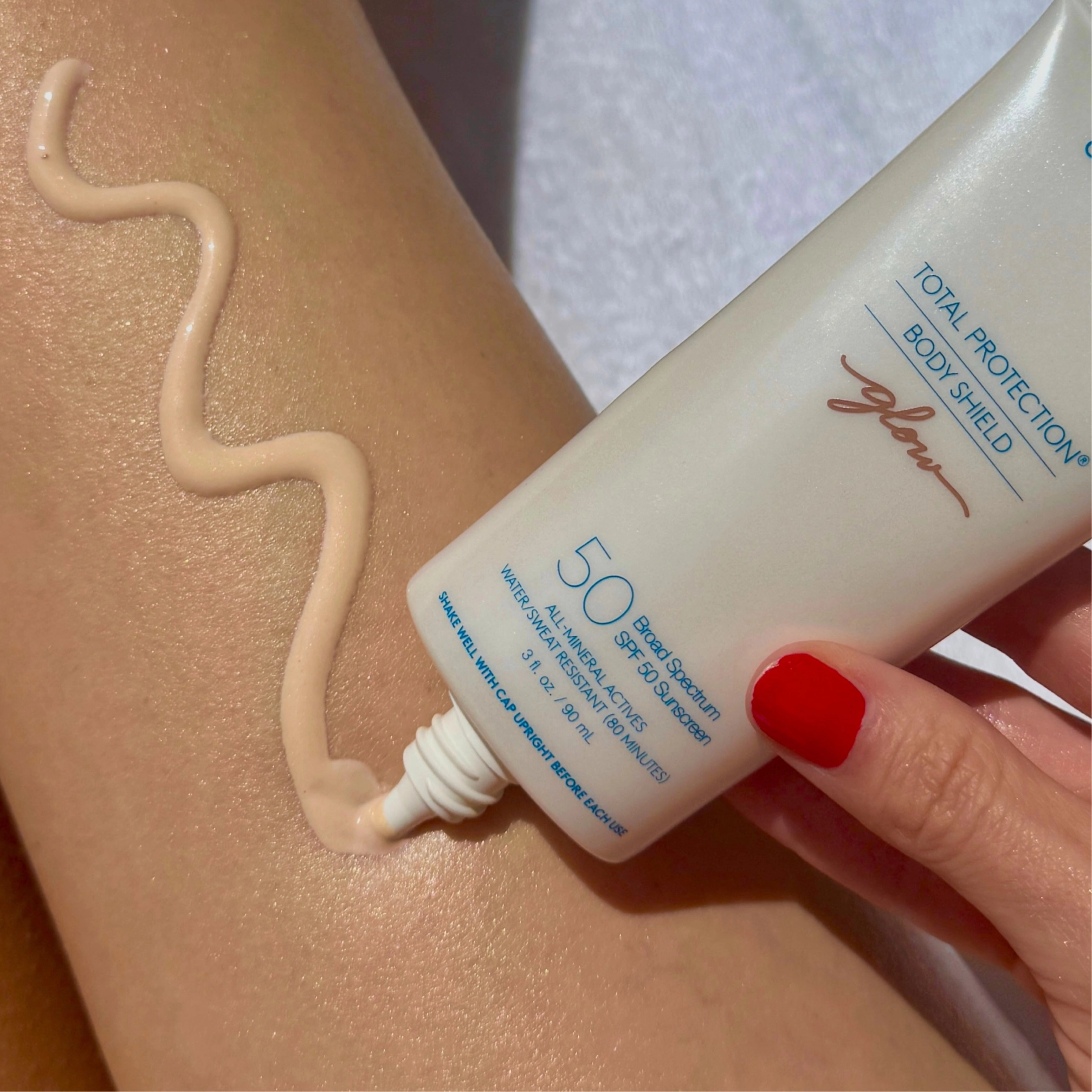 Сонцезахисний крем для тіла з ефектом сяйва Total Protection® Body Shield Glow SPF 50 COLORESCIENCE Обʼєм 90 мл — фото 5