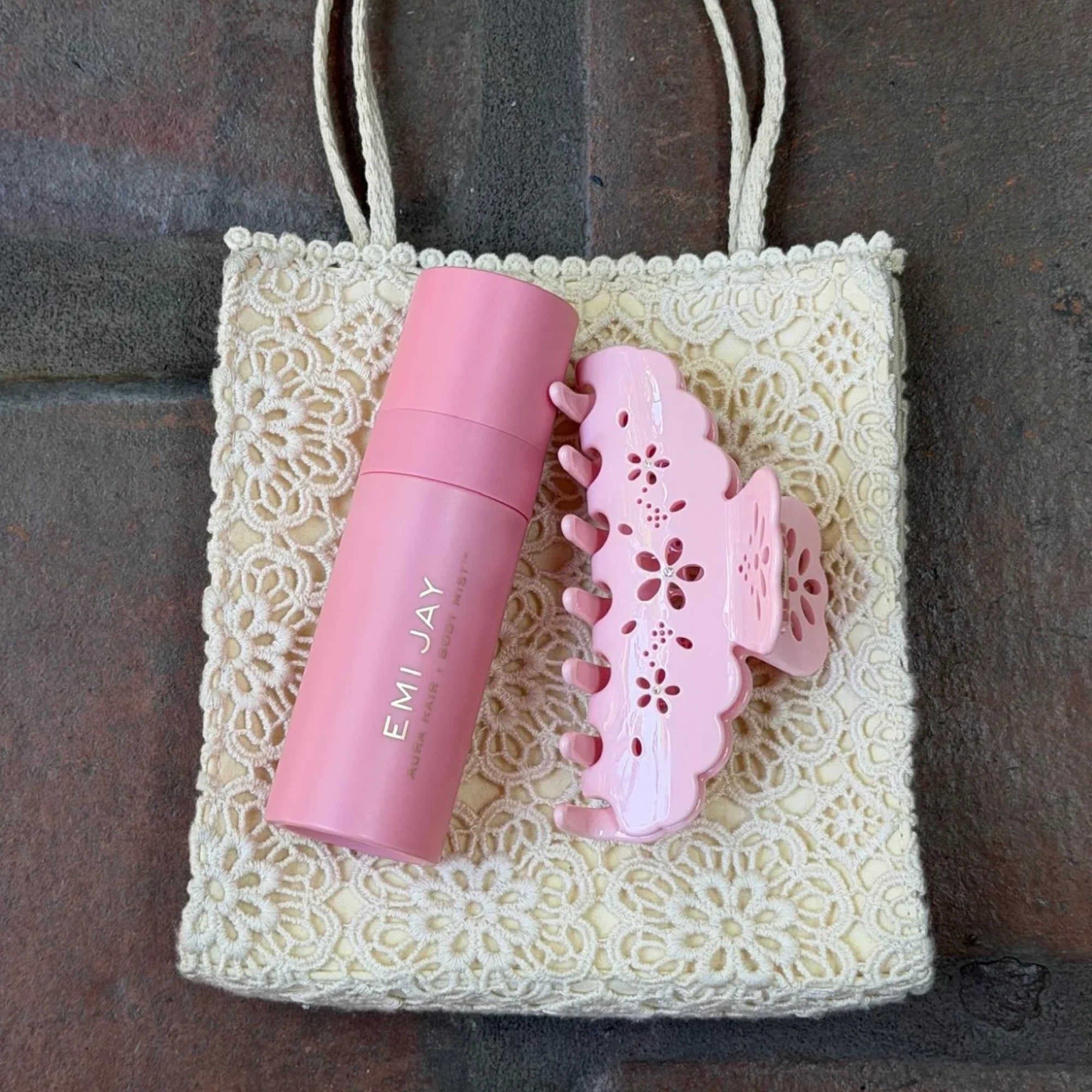 Большая заколка-краб для волос Big Effing Clip in Rose Fleur Eyelet EMI JAY — фото 2