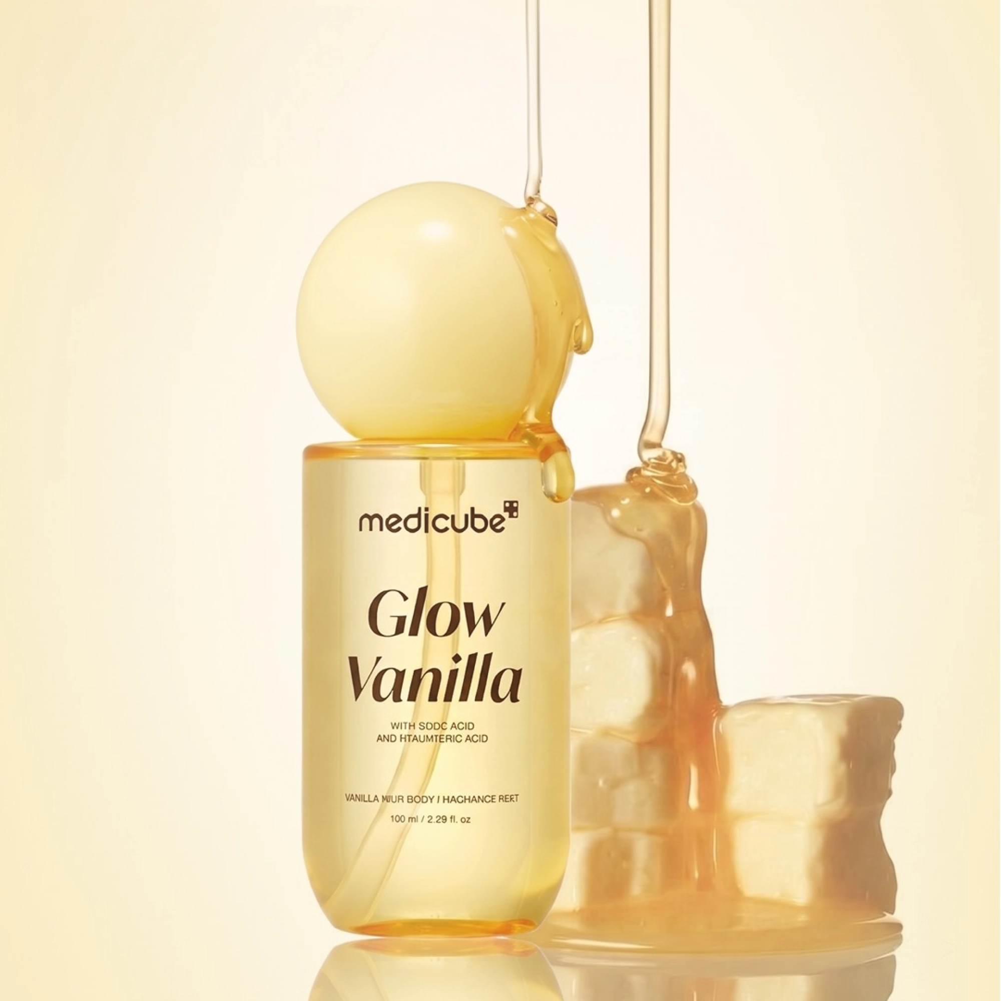 Парфюмированный мист для тела и волос Glow Vanilla Hair & Body Fragrance Mist MEDICUBE Объем 100 мл — фото 2