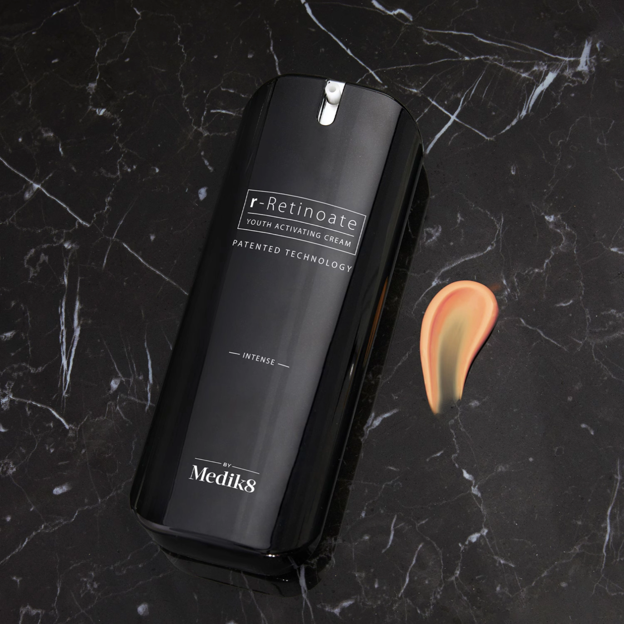 Набір для омолодження та скульптурування обличчя The Retinoid & Sculpting Set MEDIK8 — фото 2